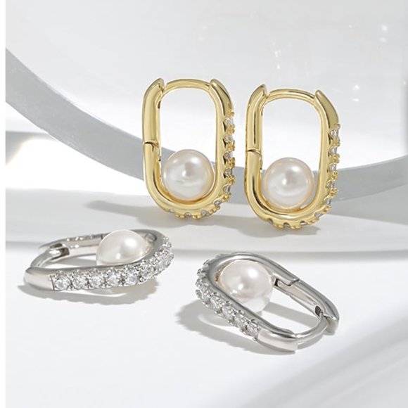 925 Sterling Silver Cubic Zirconia Geometric Vintage Huggie Earring - Picture 1 of 3